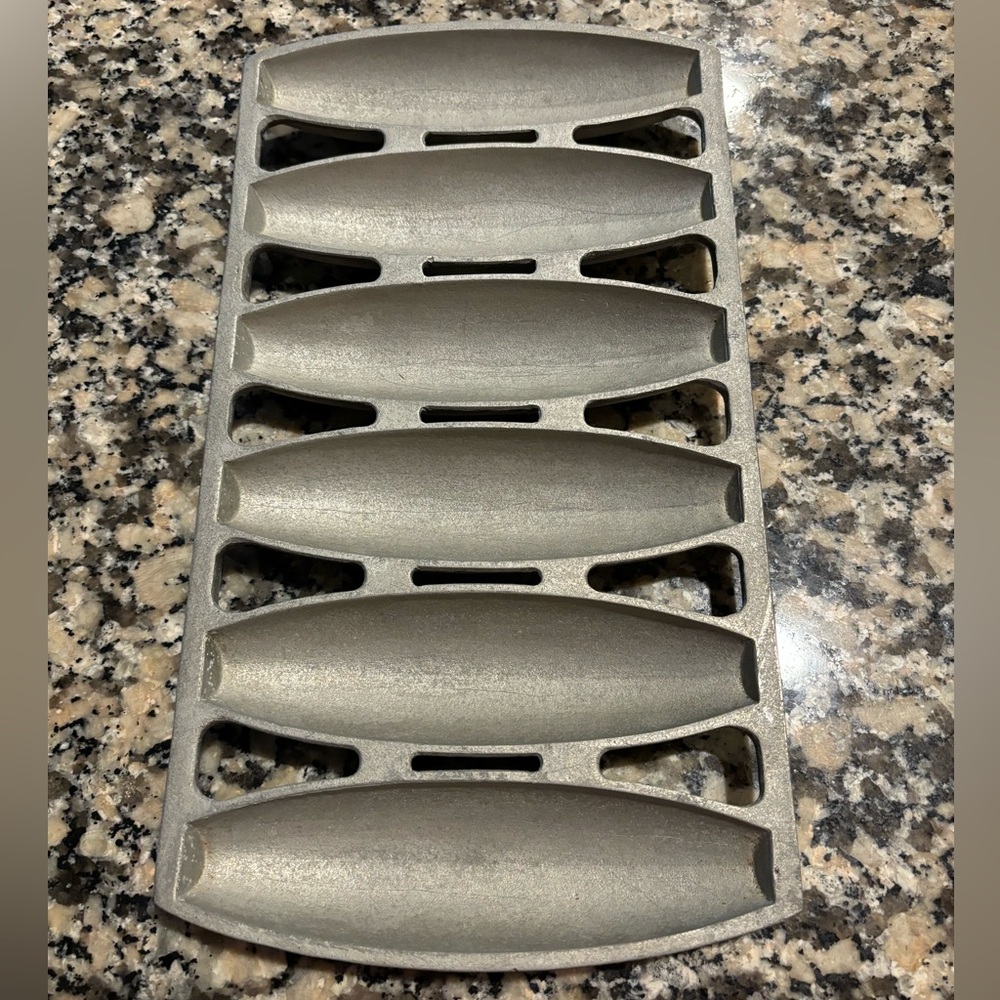 Wagner #6 Vienna Roll Pan Type I Ghost H markings